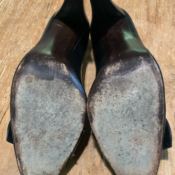 Classic Stuart Weizman heels w/ gem accent (8.5) - Picture 4 of 8